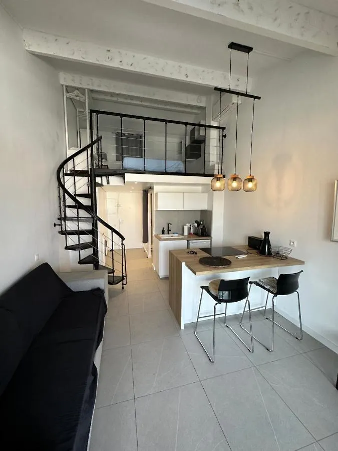 Appartement comptemporain vue mer Grimaud
