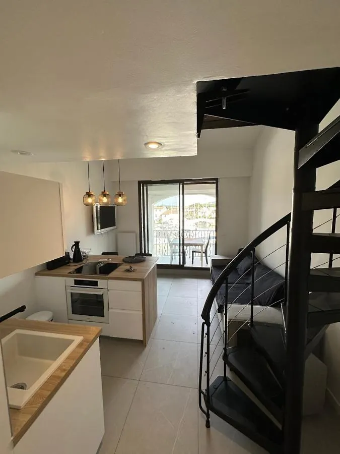 Appartement comptemporain vue mer Grimaud